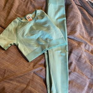 Gymshark teal set